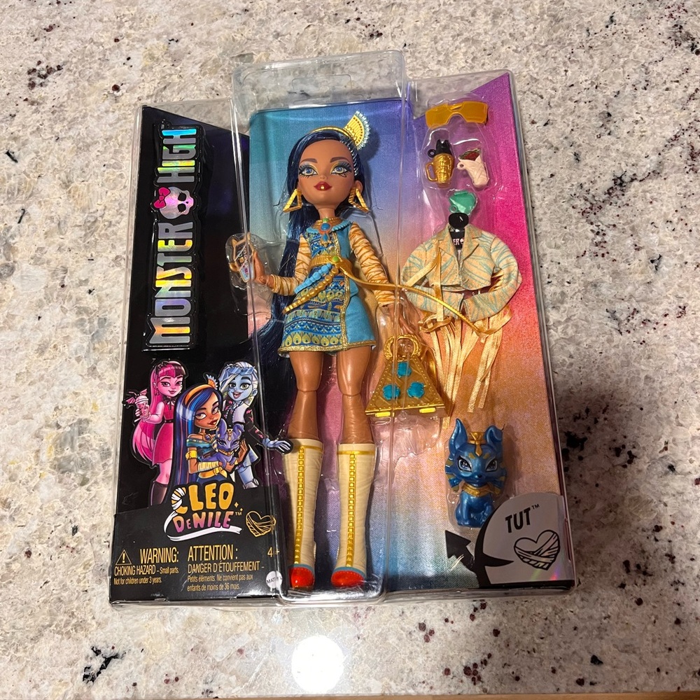 Monster High Cleo de Nile Doll with Blue and Gold Outfit - Picture 2 of 4